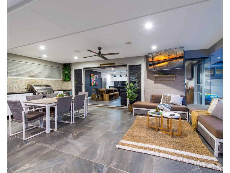 102 Capital Drive, Thrumster NSW 2444