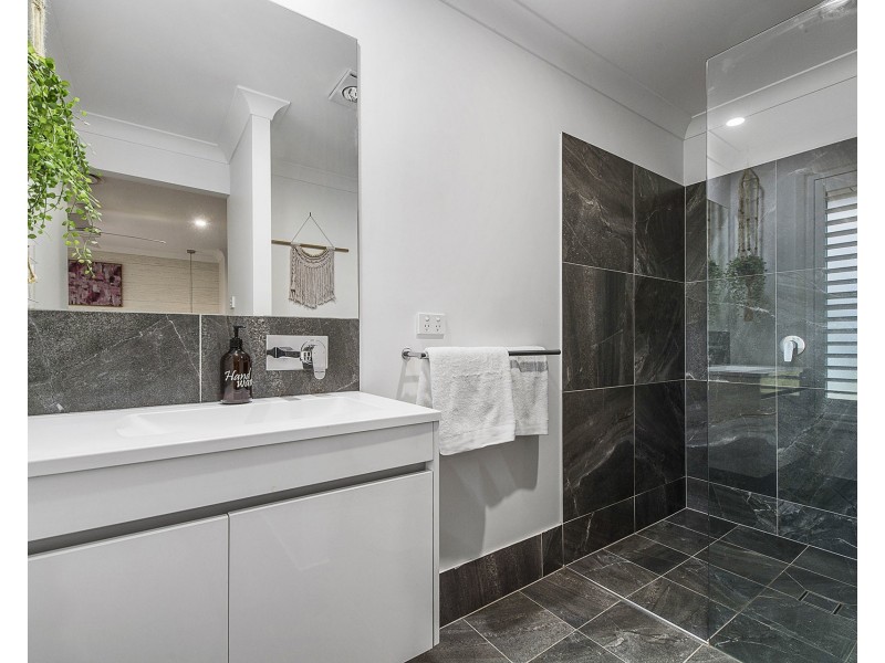 102 Capital Drive, Thrumster NSW 2444