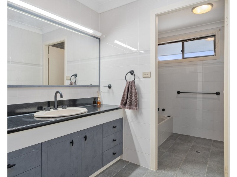 24 Newport Crescent, Port Macquarie NSW 2444