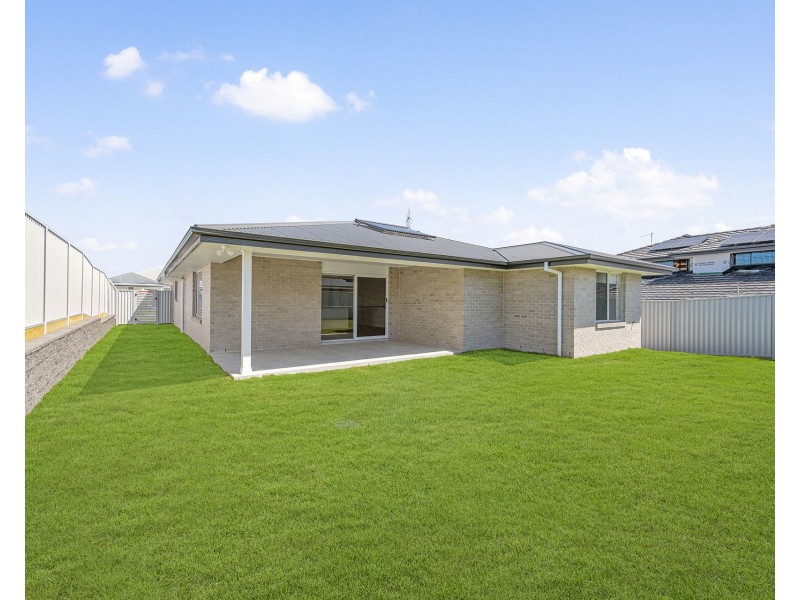 15 Dominica Street, Lake Cathie NSW 2445