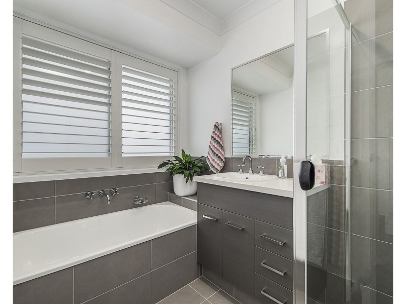 12 Masters Street, Thrumster NSW 2444