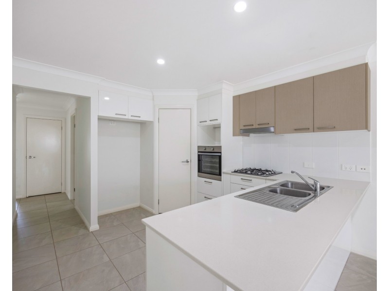 2/2 Academic Street, Thrumster NSW 2444