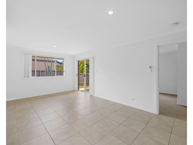 2/2 Academic Street, Thrumster NSW 2444