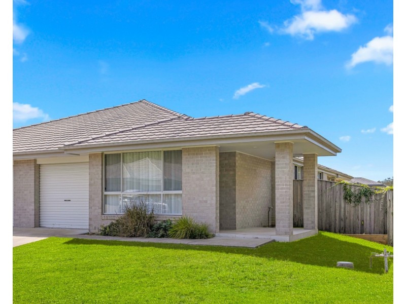 2/2 Academic Street, Thrumster NSW 2444