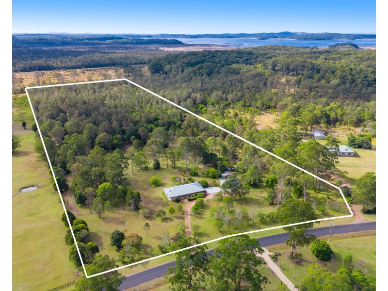 211 Long Point Drive, Lake Cathie NSW 2445