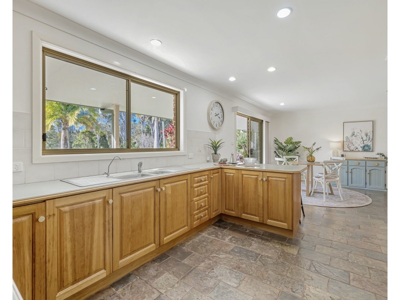 211 Long Point Drive, Lake Cathie NSW 2445