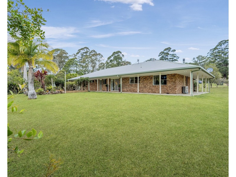 211 Long Point Drive, Lake Cathie NSW 2445