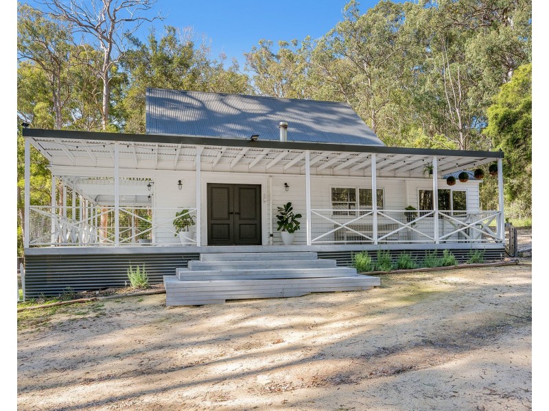 18 Kristel Place, Lake Innes NSW 2446