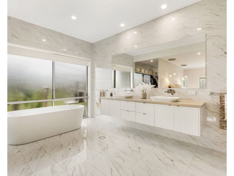 32 Kingaree Place, King Creek NSW 2446