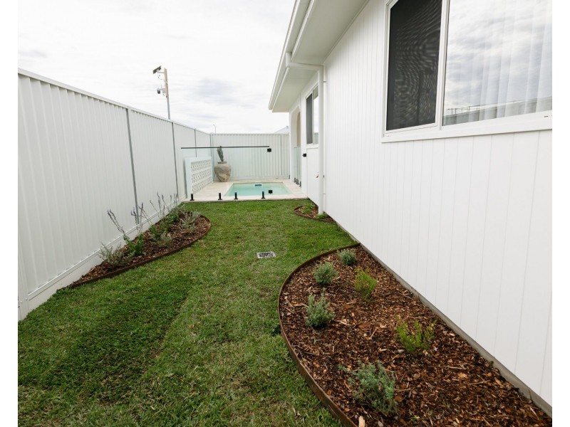 9 Commander Street, Thrumster NSW 2444