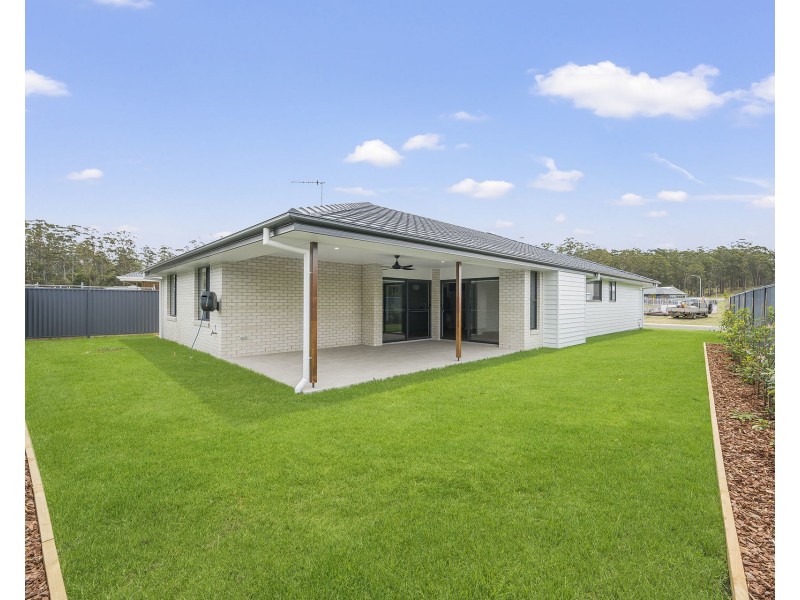 14 Commander Street, Thrumster NSW 2444