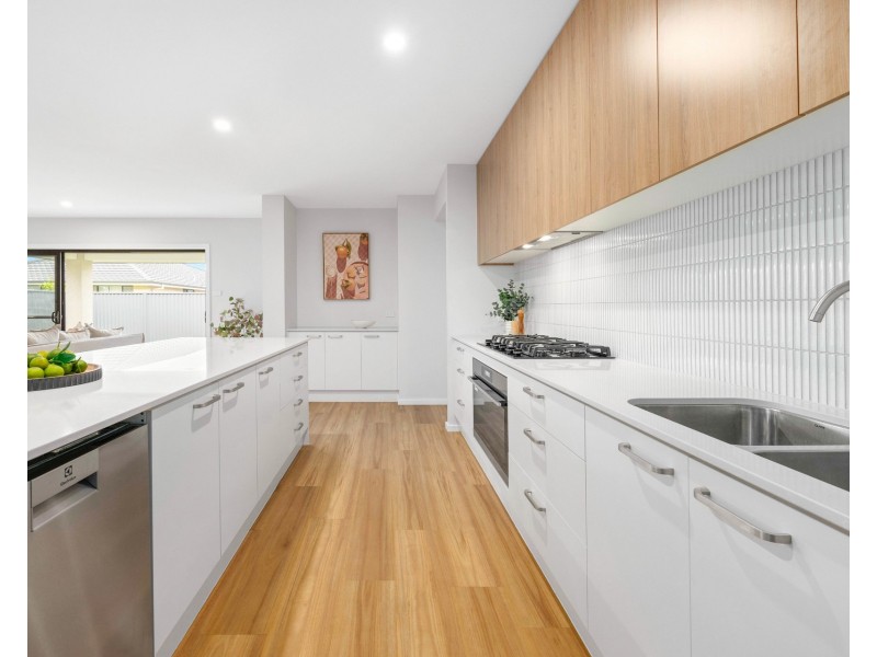 71 Neave Way, Thrumster NSW 2444