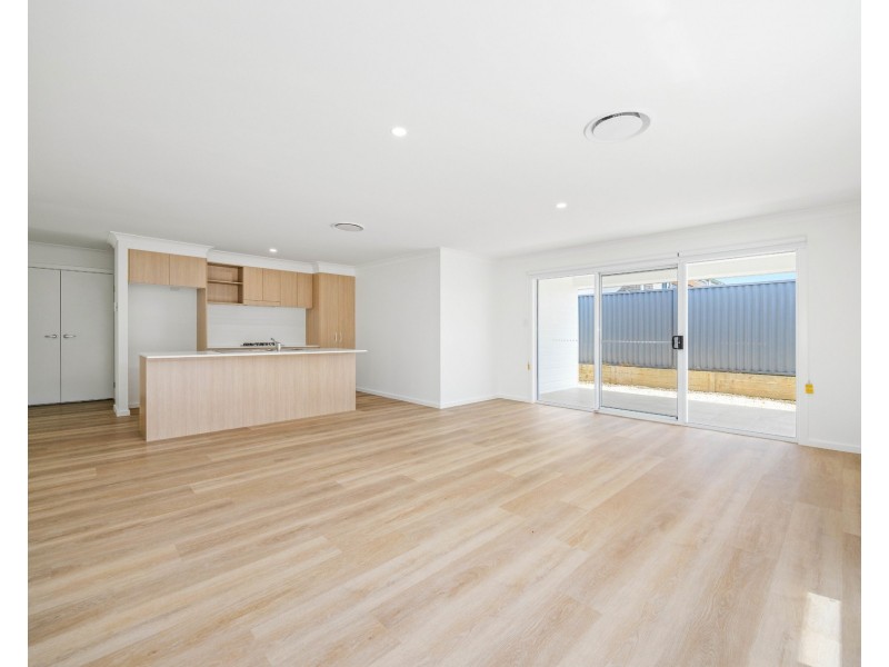 105 Neave Way, Thrumster NSW 2444