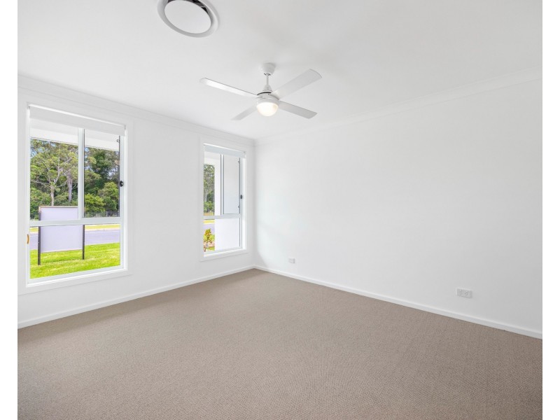 105 Neave Way, Thrumster NSW 2444