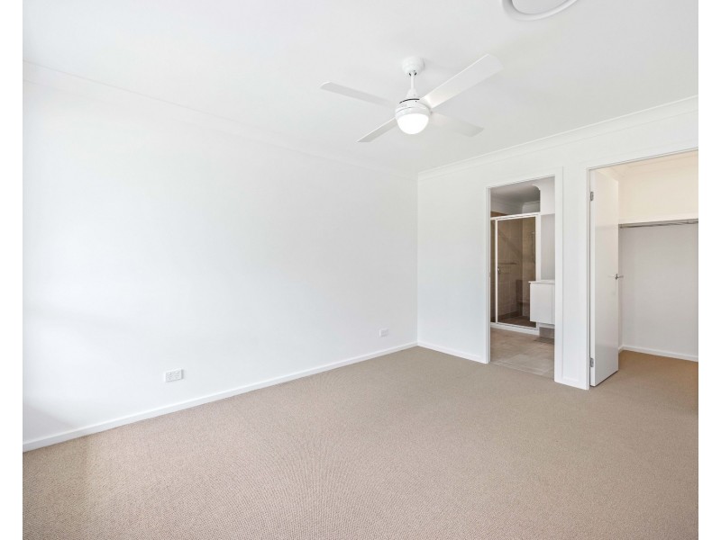 105 Neave Way, Thrumster NSW 2444