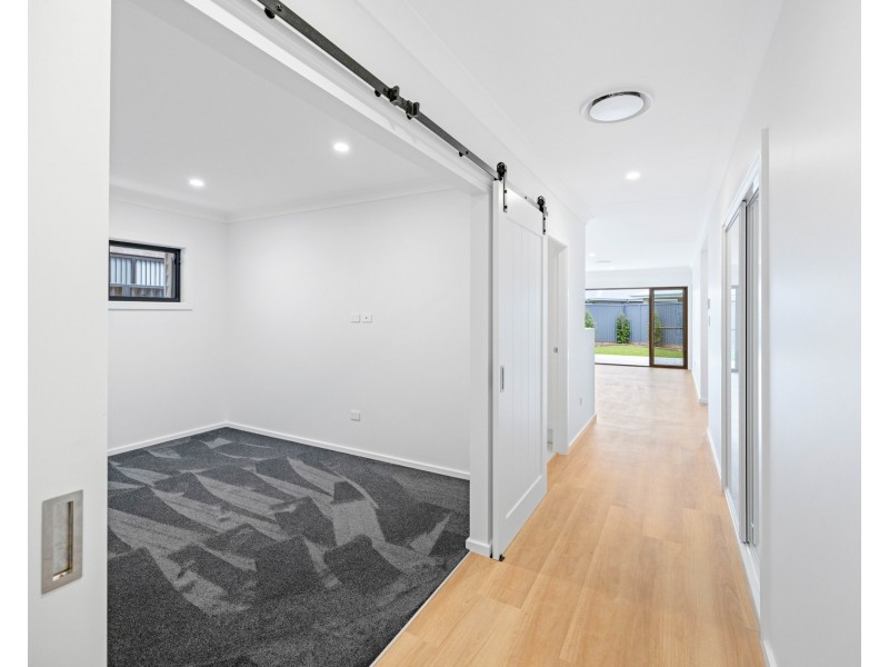 4A Amity Crescent, Thrumster NSW 2444