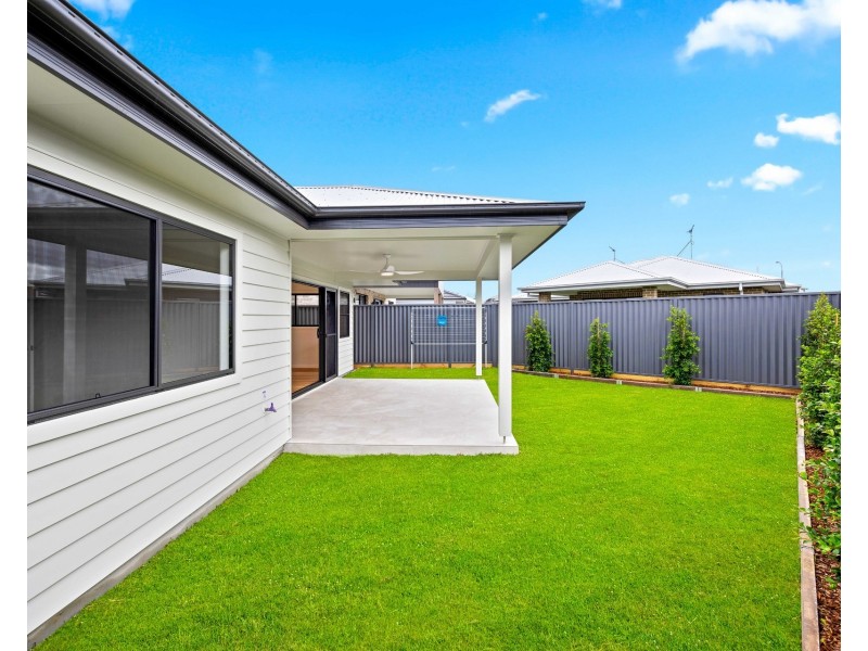 4A Amity Crescent, Thrumster NSW 2444