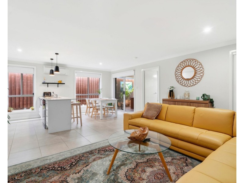 2b Aubin Avenue, Thrumster NSW 2444