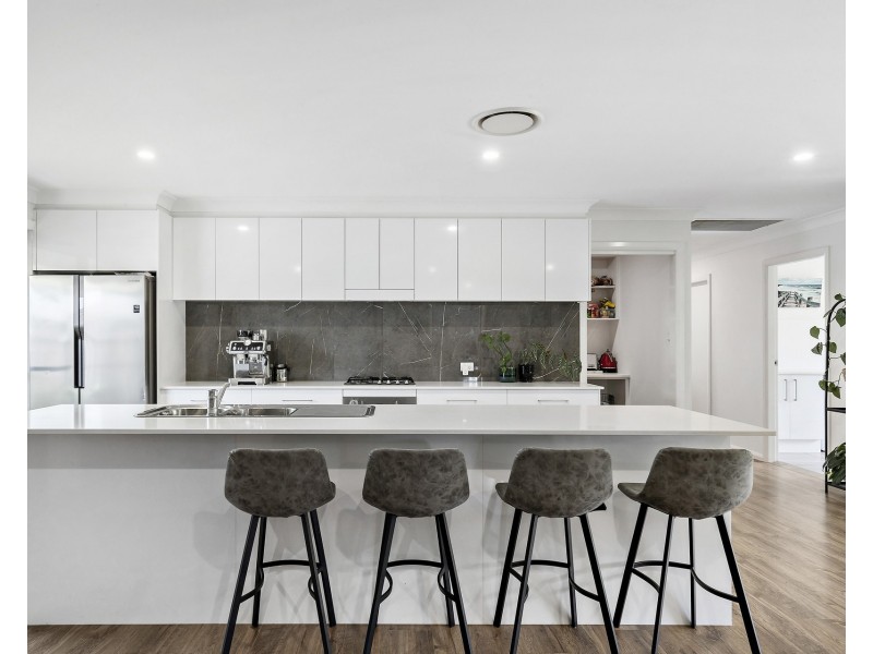 8 Cohen Way, Thrumster NSW 2444