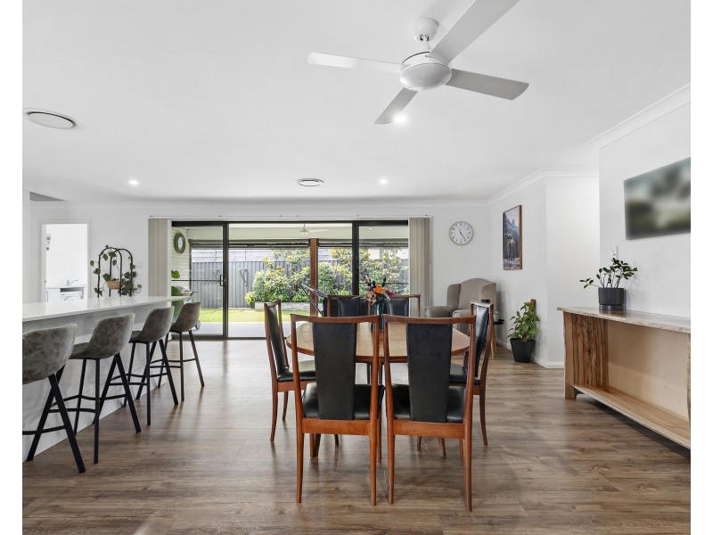8 Cohen Way, Thrumster NSW 2444