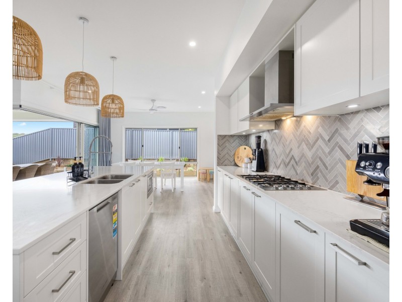 12 Wells Avenue, Thrumster NSW 2444