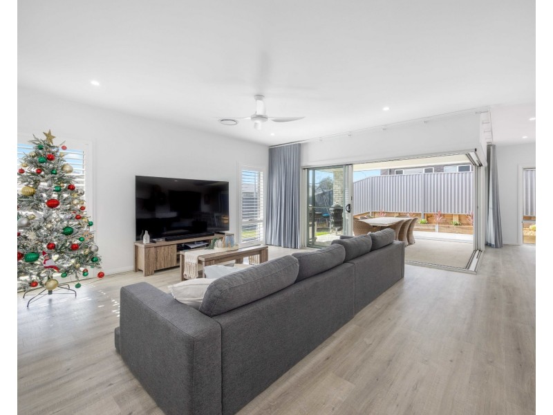 12 Wells Avenue, Thrumster NSW 2444