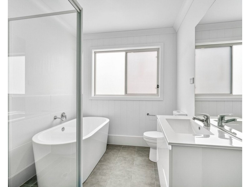 2 Amity Crescent, Thrumster NSW 2444