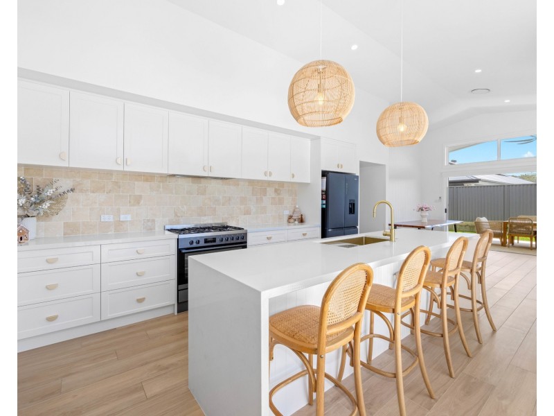 14 Farmstead Avenue, Thrumster NSW 2444