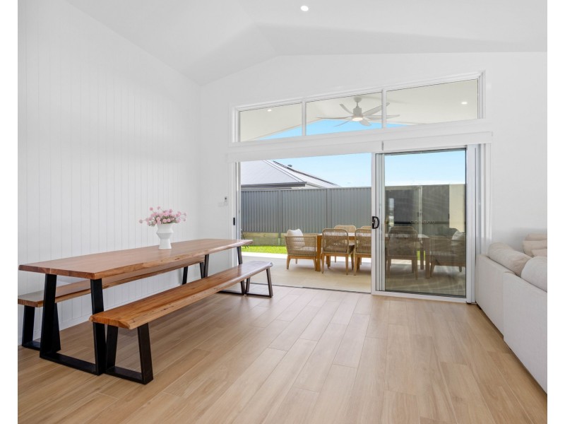 14 Farmstead Avenue, Thrumster NSW 2444