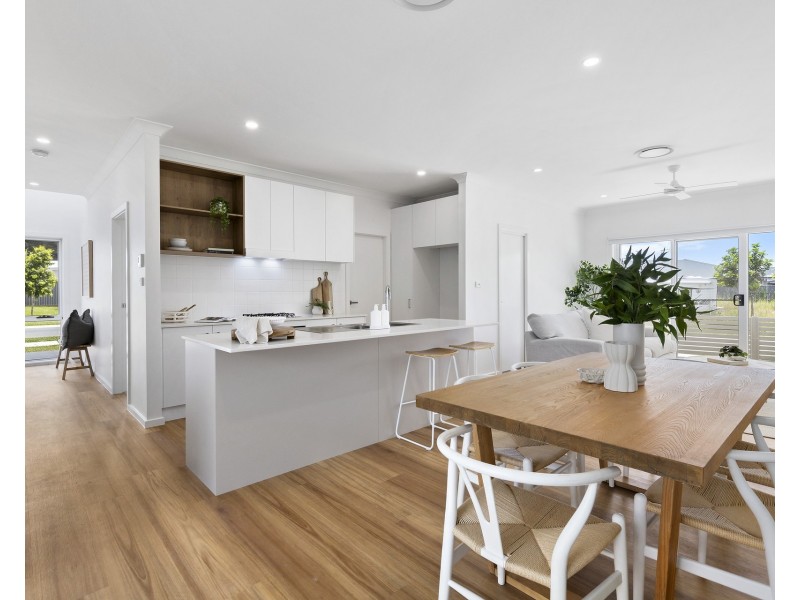 16 Commander Street, Thrumster NSW 2444