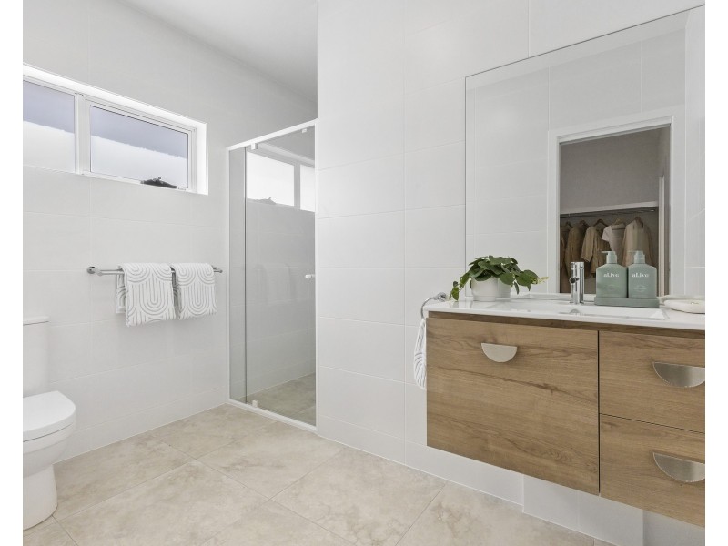 16 Commander Street, Thrumster NSW 2444