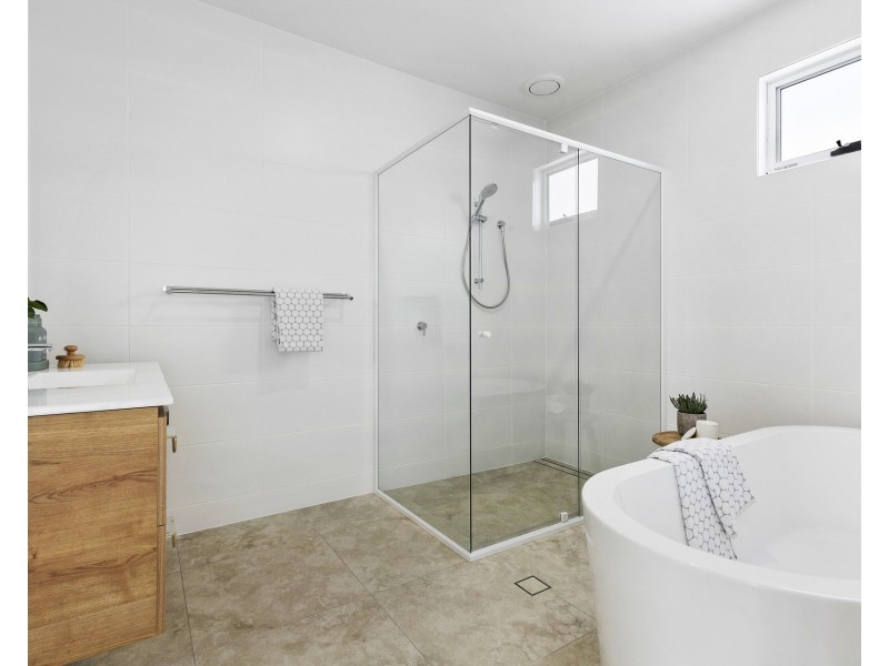 16 Commander Street, Thrumster NSW 2444