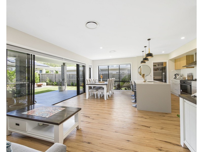 30 Sovereign Drive, Thrumster NSW 2444