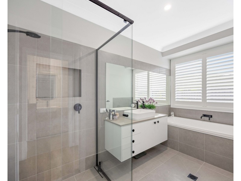 9 Lamonnerie Way, Thrumster NSW 2444