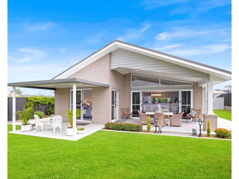 9 Lamonnerie Way, Thrumster NSW 2444