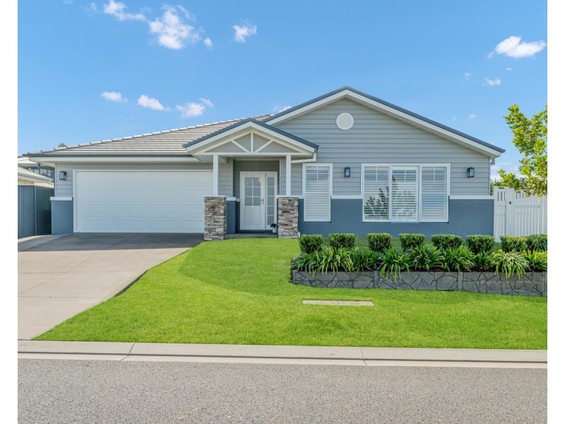 13 Scott Street, Thrumster NSW 2444