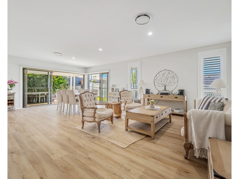 13 Scott Street, Thrumster NSW 2444