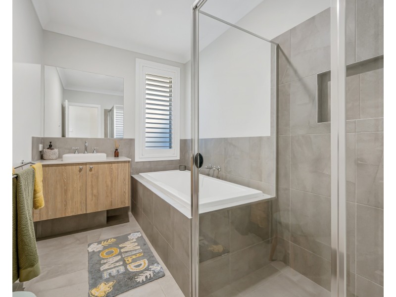 13 Scott Street, Thrumster NSW 2444