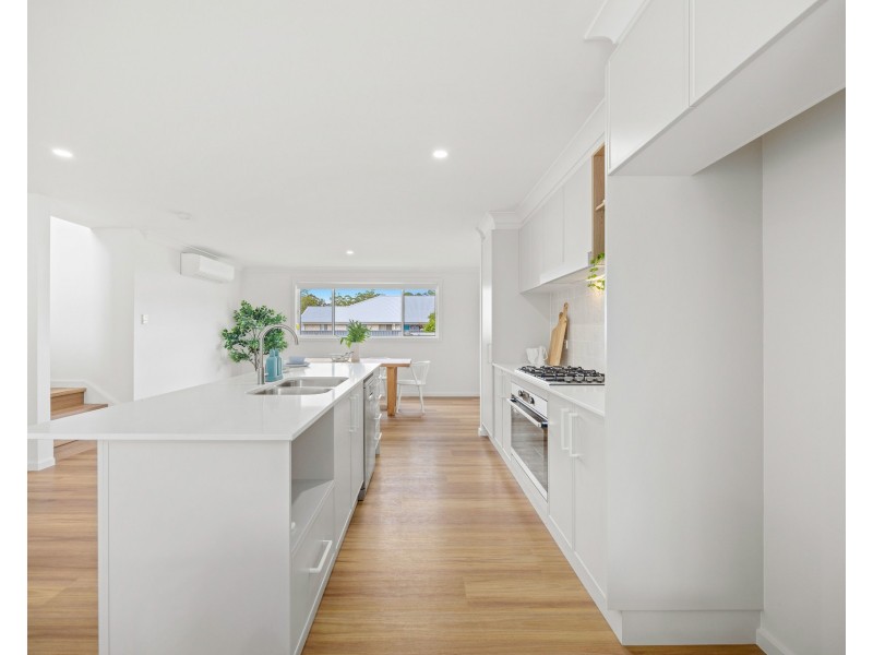 17 Commander Street, Thrumster NSW 2444