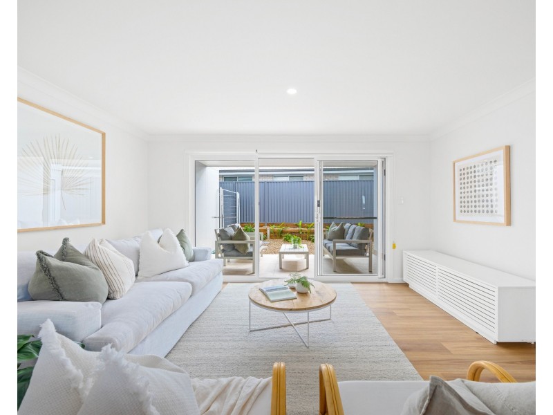 17 Commander Street, Thrumster NSW 2444