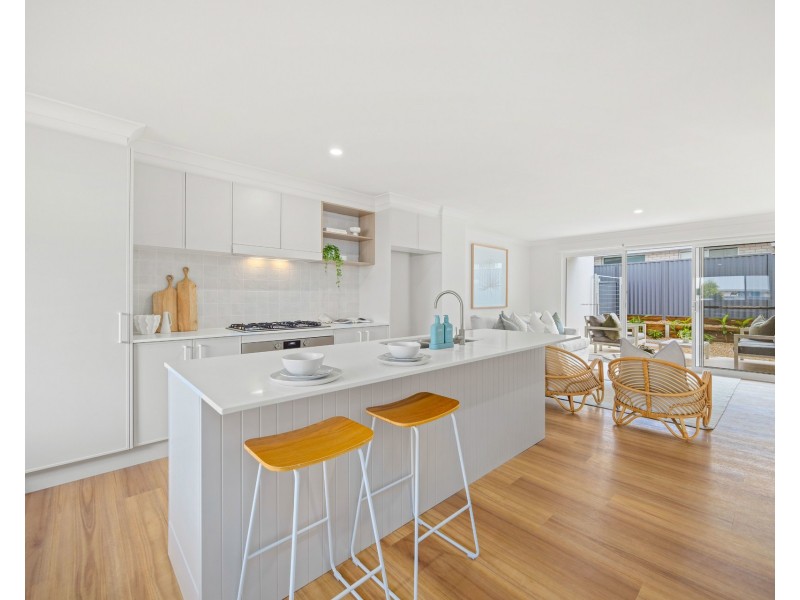 17 Commander Street, Thrumster NSW 2444