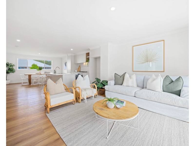 17 Commander Street, Thrumster NSW 2444