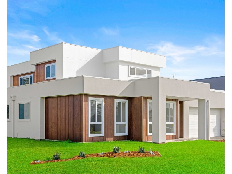 17 Commander Street, Thrumster NSW 2444