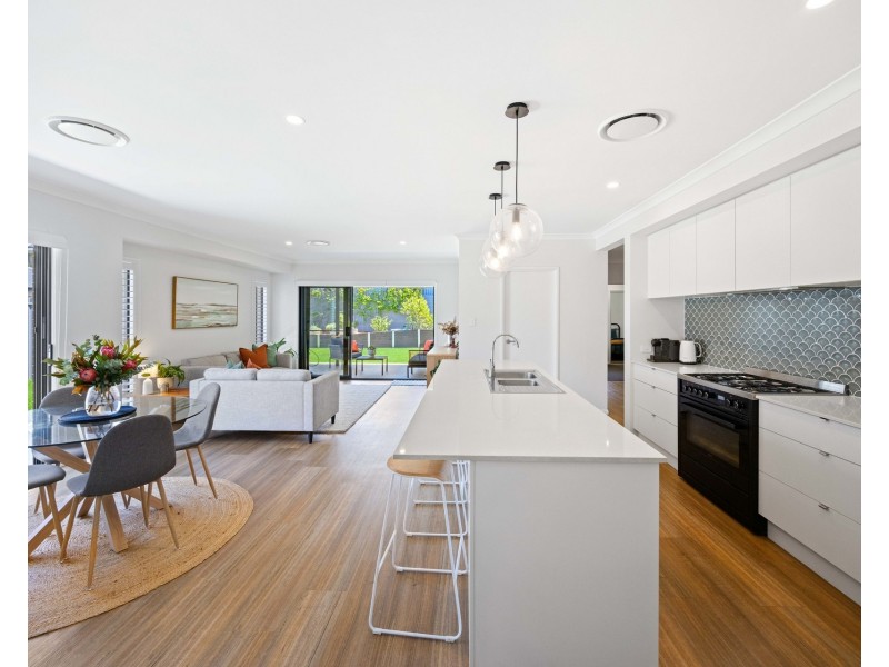 6 MacKellar Way, Thrumster NSW 2444