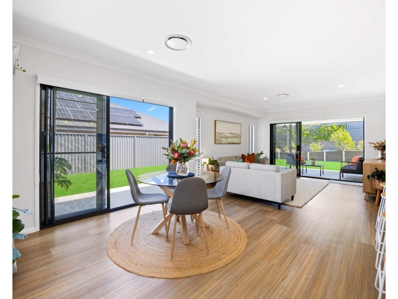 6 MacKellar Way, Thrumster NSW 2444