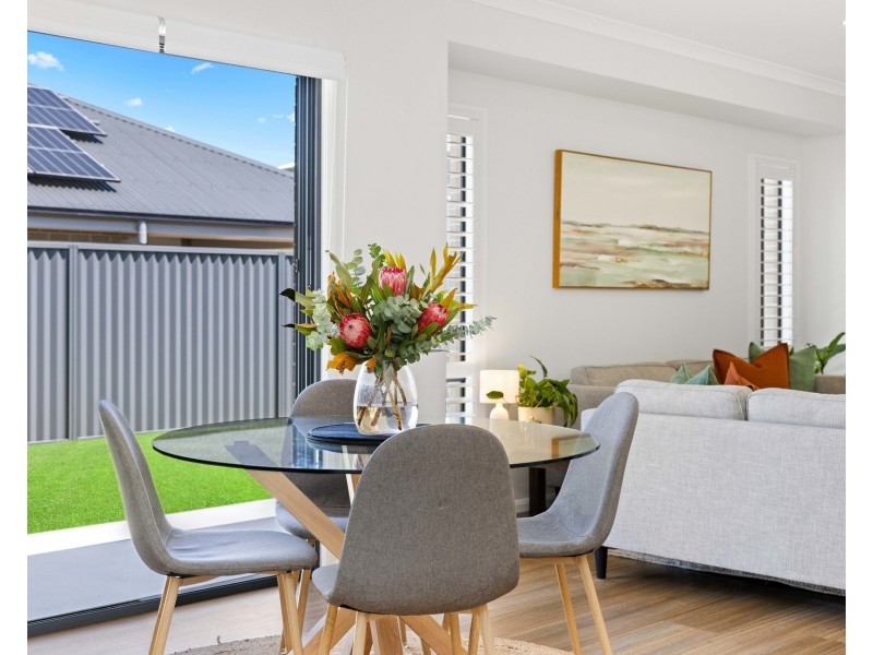 6 MacKellar Way, Thrumster NSW 2444