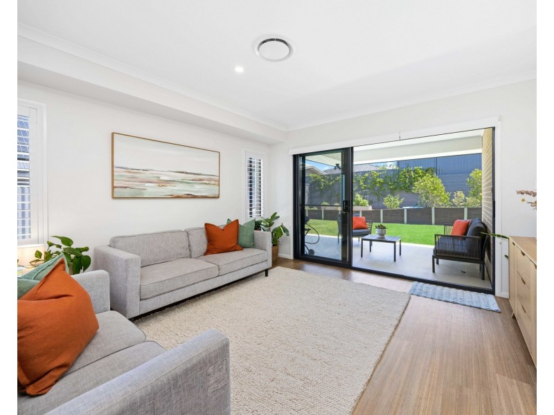 6 MacKellar Way, Thrumster NSW 2444