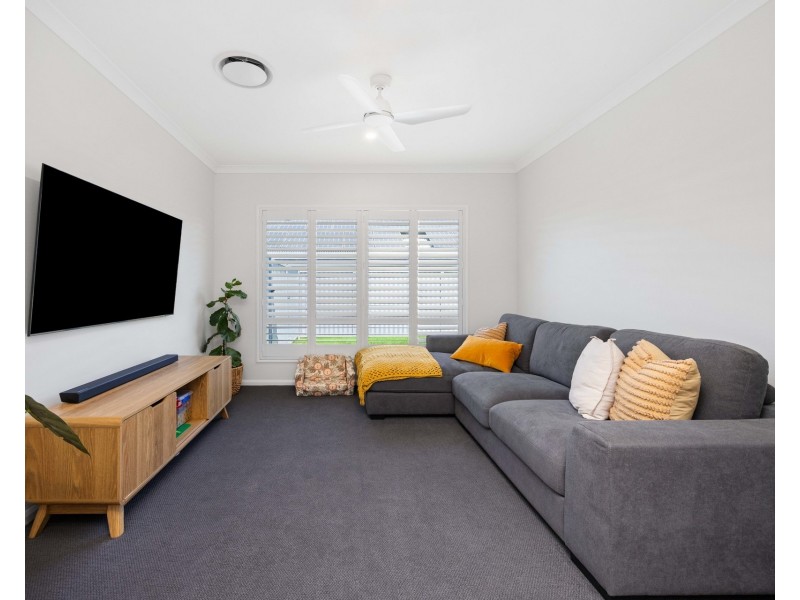 6 MacKellar Way, Thrumster NSW 2444