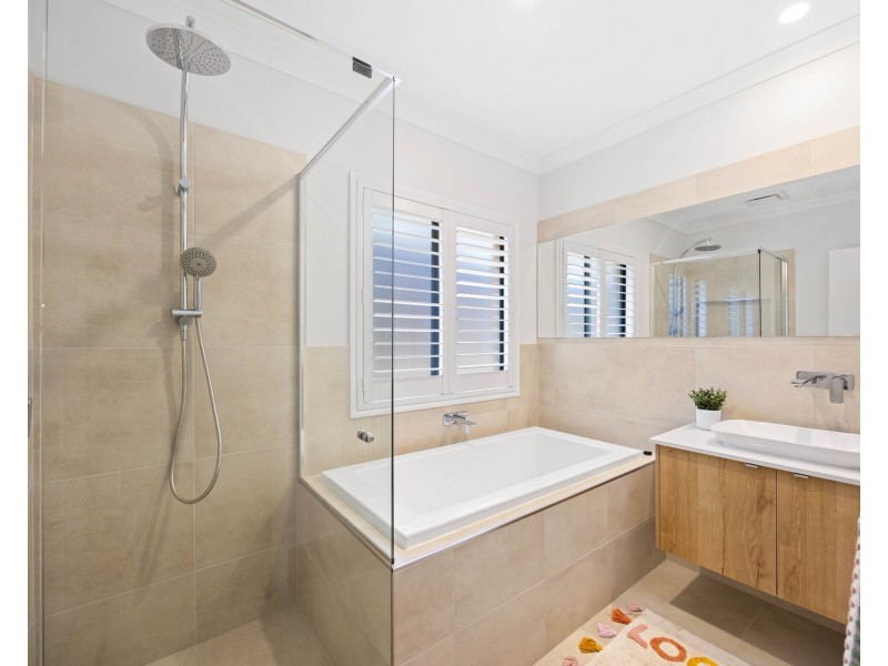 6 MacKellar Way, Thrumster NSW 2444