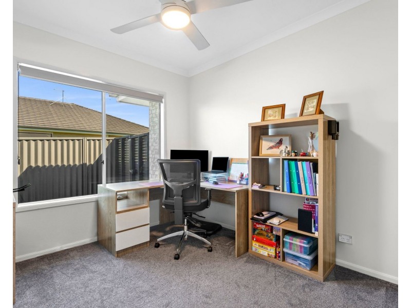 16 Scott Street, Thrumster NSW 2444